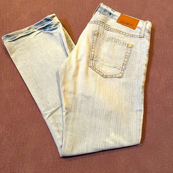 Old Navy Other - Old Navy Lightwash Straight Leg Jeans